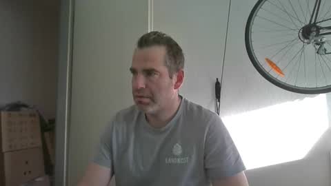 idontknowwhy1 online show from 11/21/25, 08:57