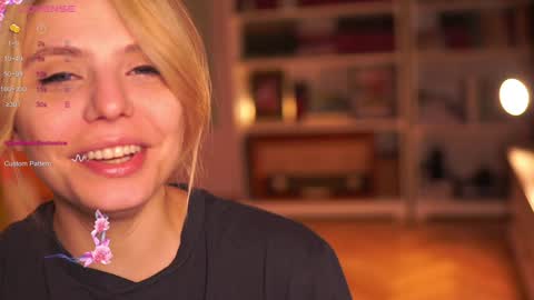 Snapshot of idontlikeguccibelts chatting on 01/23/25, 04:04 Little Flower online show from 01/23/25, 04:04