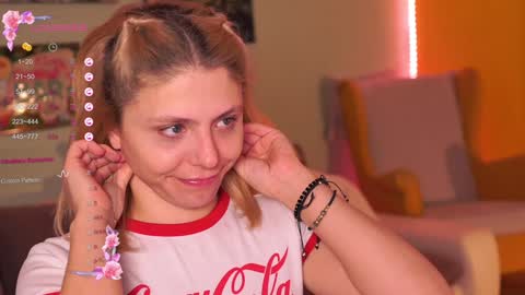 Snapshot of idontlikeguccibelts chatting on 01/24/25, 05:21 Little Flower online show from 01/24/25, 05:21