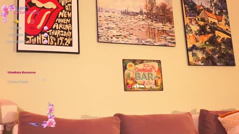 Snapshot of idontlikeguccibelts chatting on 02/05/25, 08:21 Little Flower online show from 02/05/25, 08:21