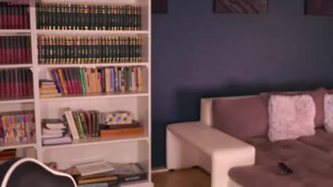 Snapshot of idontlikeguccibelts chatting on 09/08/25, 05:01 Little Flower online show from 09/08/25, 05:01