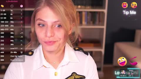 Snapshot of idontlikeguccibelts chatting on 10/13/25, 03:45 Little Flower online show from 10/13/25, 03:45