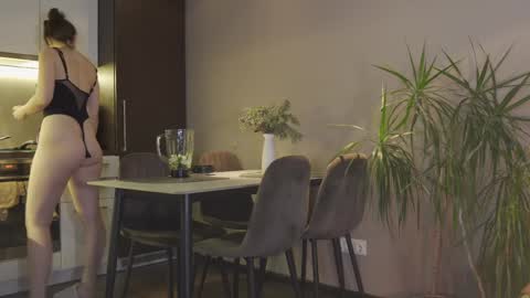 Belle online show from 01/24/25, 04:39