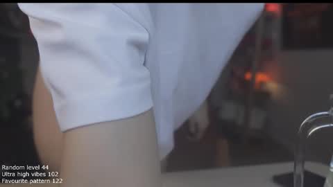 Belle online show from 03/10/26, 11:48