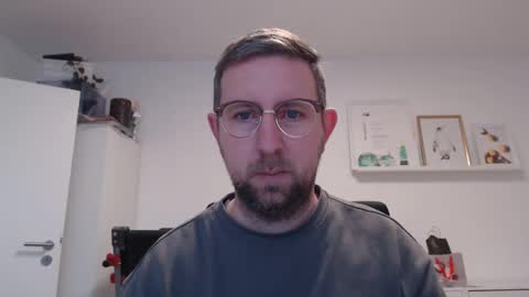 Snapshot of iggi2707 chatting on 12/19/24, 08:23 ner d online show from 12/19/24, 08:23