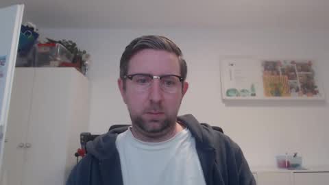 Snapshot of iggi2707 chatting on 02/14/25, 09:24 ner d online show from 02/14/25, 09:24