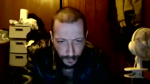 Snapshot of iggy617 chatting on 06/17/26, 11:45 iggy617 online show from 06/17/26, 11:45