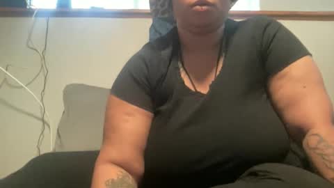 ih8vyx online show from 11/26/25, 06:20