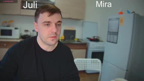 Julia and Mira online show from 03/05/25, 01:39