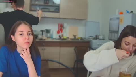 Julia and Mira online show from 03/06/25, 05:54