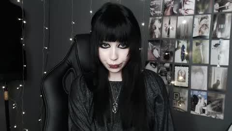 Snapshot of iiiiiiis chatting on 04/23/26, 12:29 iiiiiiis online show from 04/23/26, 12:29