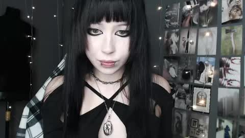 Snapshot of iiiiiiis chatting on 05/14/26, 12:56 iiiiiiis online show from 05/14/26, 12:56