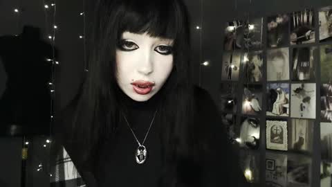 Snapshot of iiiiiiis chatting on 06/02/26, 12:45 iiiiiiis online show from 06/02/26, 12:45