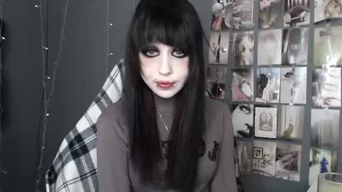 Snapshot of iiiiiiis chatting on 06/11/26, 06:00 iiiiiiis online show from 06/11/26, 06:00