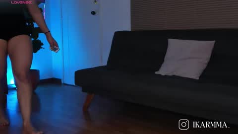 Lua     online show from 10/04/25, 11:03