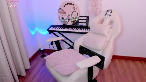 Snapshot of iki_mei chatting on 05/27/26, 01:57 Maria online show from 05/27/26, 01:57