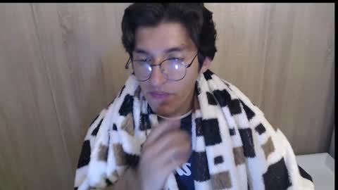 ikyan_nc online show from 12/03/25, 03:47