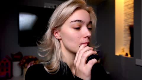 ileanacampbel online show from 01/17/25, 04:39