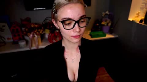 ileanacampbel online show from 02/11/25, 03:29