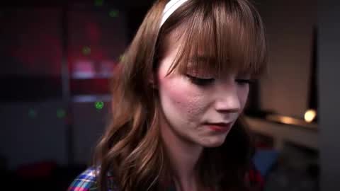 ileanacampbel online show from 11/18/25, 05:45