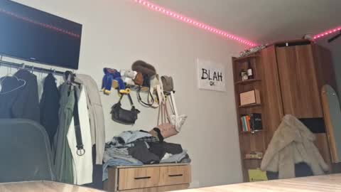 ShyLuna online show from 02/22/26, 06:13