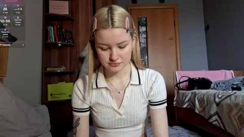 ShyLuna online show from 04/05/26, 07:16