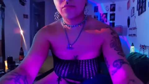 Snapshot of illegeil chatting on 02/13/26, 03:13 Latin Geil online show from 02/13/26, 03:13