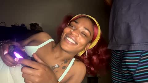 Snapshot of illoqu3nt chatting on 01/22/25, 04:44 Dre online show from 01/22/25, 04:44