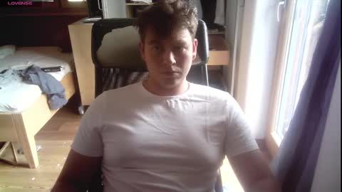 iloveyoutoo2000 online show from 10/24/25, 12:45