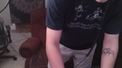 Snapshot of iluvurgirl chatting on 01/20/25, 12:15 luna online show from 01/20/25, 12:15