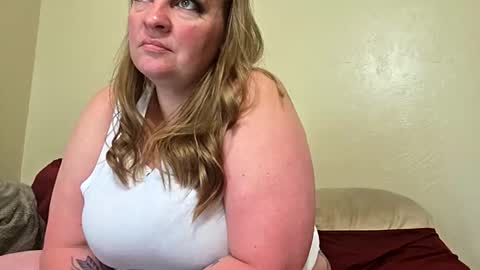 IM4KOUCR4ZY online show from 04/15/26, 11:16