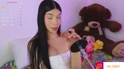 Snapshot of im__isabella chatting on 05/05/26, 09:23 Isa Vasquez online show from 05/05/26, 09:23