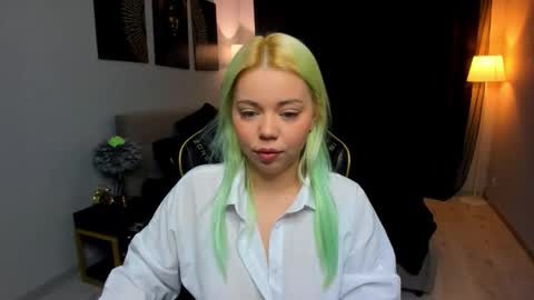 Roxy online show from 03/15/26, 07:31