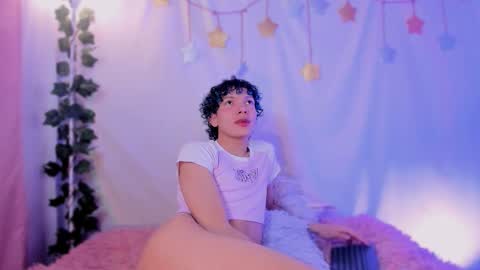 Alejo independent model   online show from 12/14/25, 02:06