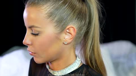 Snapshot of im_aleksa chatting on 12/14/24, 01:38 Aleksa online show from 12/14/24, 01:38