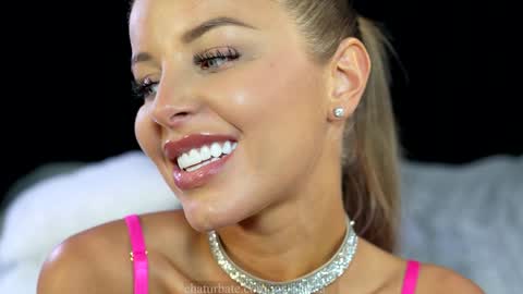 Snapshot of im_aleksa chatting on 01/15/25, 11:21 Aleksa online show from 01/15/25, 11:21