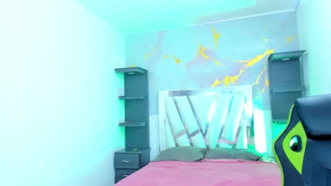 im_brittany_333 online show from 02/04/26, 01:33