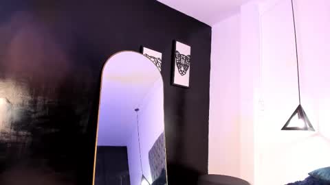 Snapshot of im_charless chatting on 01/17/26, 11:52 Charles online show from 01/17/26, 11:52