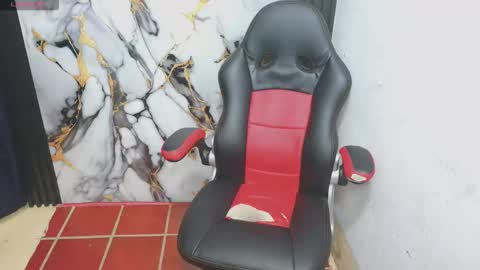 im_david01 online show from 01/06/26, 02:32