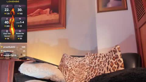 im_dominike online show from 03/01/25, 01:11