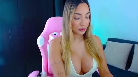 Snapshot of im_grecia chatting on 03/01/26, 10:45 Grecia online show from 03/01/26, 10:45