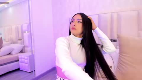 im_isabella1 online show from 05/23/26, 09:19