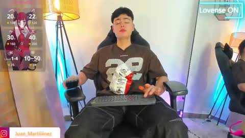 Snapshot of im_juaniito chatting on 11/02/25, 11:07 40 OFF TODAY online show from 11/02/25, 11:07