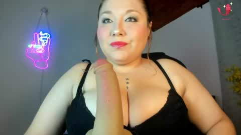 Snapshot of im_karoline chatting on 07/20/26, 05:44 Karoline online show from 07/20/26, 05:44