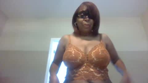 Snapshot of im_laa30z chatting on 05/31/26, 12:34 weet exy Cougar online show from 05/31/26, 12:34