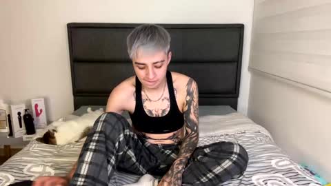 Laia online show from 02/07/25, 02:19