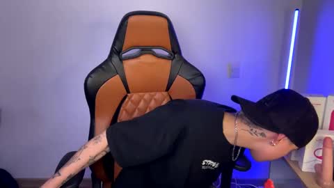 Laia online show from 02/11/25, 02:25