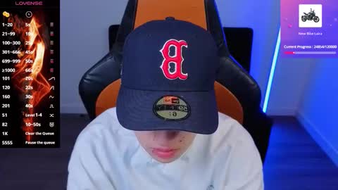 Laia online show from 10/12/25, 02:10