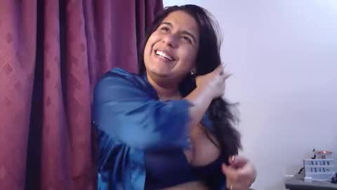 Snapshot of im_madissonwell chatting on 10/08/25, 02:20 im madissonwell online show from 10/08/25, 02:20