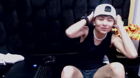 Snapshot of im_mathias chatting on 12/27/24, 06:14 mathias online show from 12/27/24, 06:14